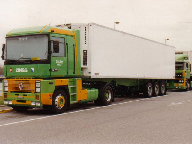 Renault-AE-KUEKOSZ--Zingg-(Meier).jpg - Jonathan Meier